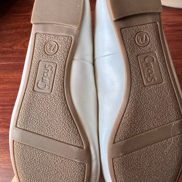 NEW- Circus by Sam Edelman White Bow Flats - Picture 3 of 3